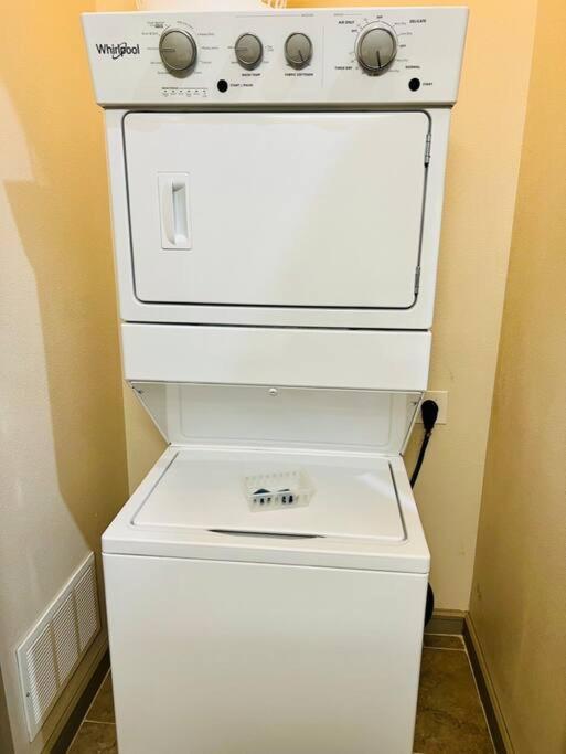Apto 1 Bed - Kitchen - Free Parking Apartment Houston Exterior foto